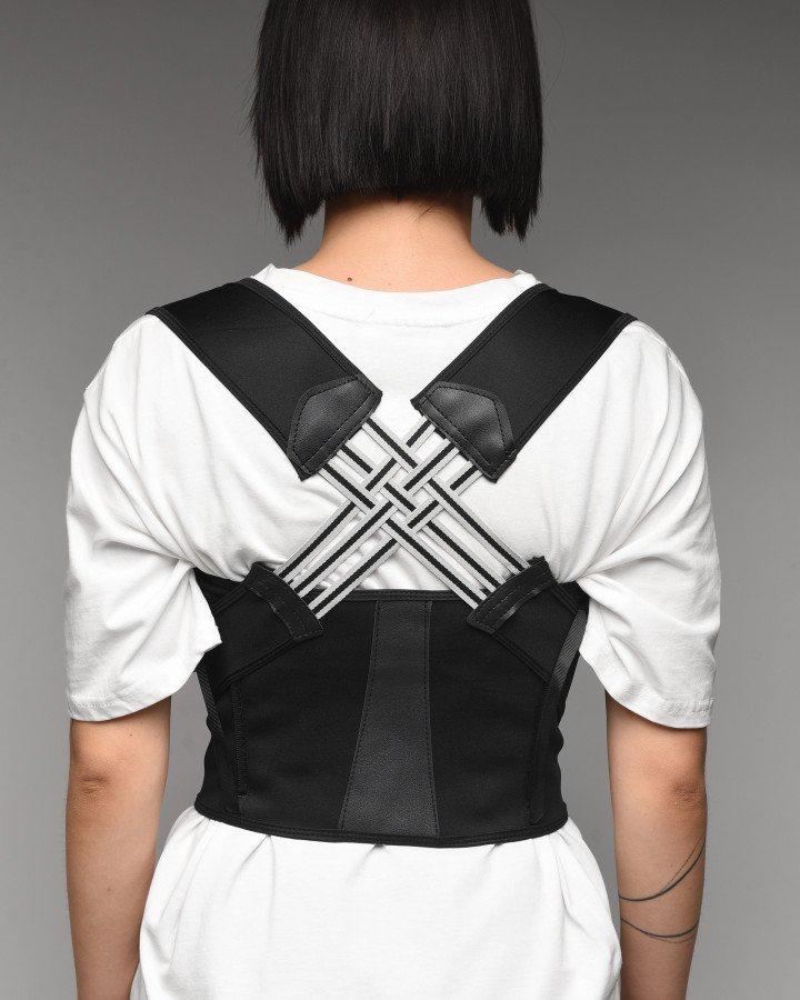 Корсет ззаду